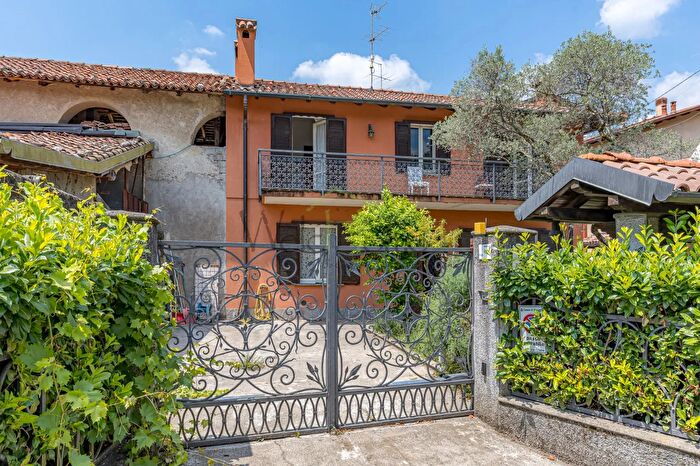 Casa quadrilocale in vendita in Albavilla