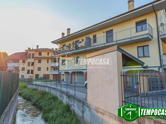 Appartamento trilocale in vendita in Via Roggia Nuova, Gaggiano