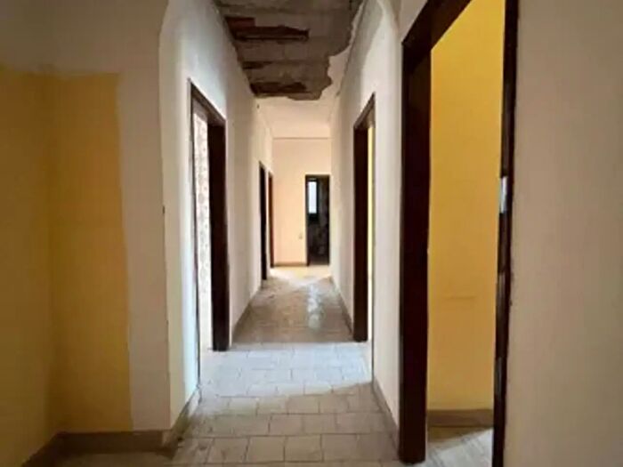 Appartamento con 6 locali in vendita in Via Cimitile Snc, Nola