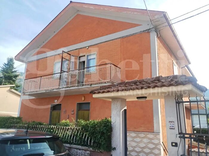 Casa in vendita in Villa San Sebastiano Nuova VI Strada, Tagliacozzo