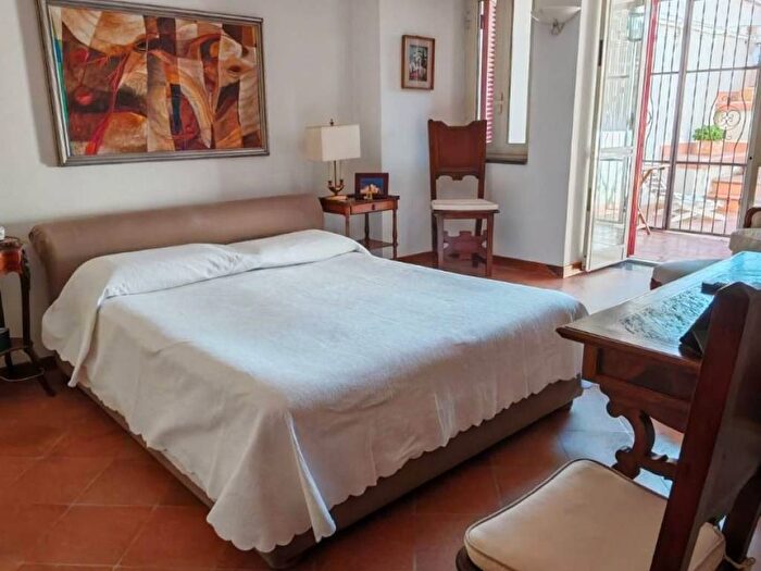 Appartamento trilocale in affitto in Via Dino Campana, Quarto