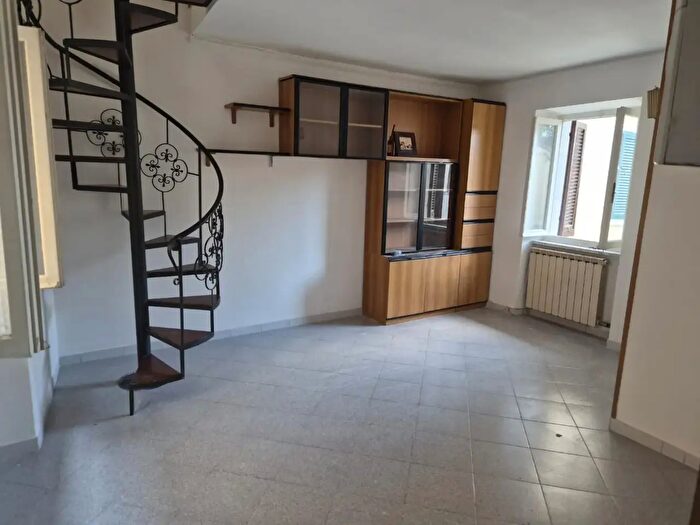 Appartamento trilocale in vendita in Carrara