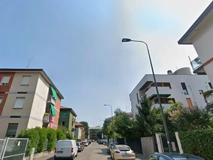 Appartamento trilocale in affitto in Via Alberico da Rosciate, Milano