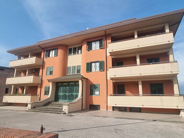 Appartamento con 5 locali in affitto in Contrada Serra, Montefusco