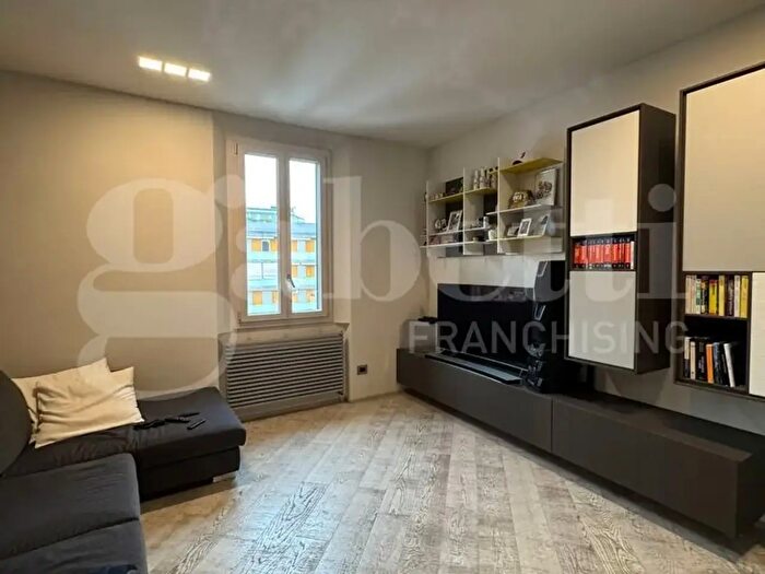 Appartamento trilocale in vendita in Via dal Lino, Bologna