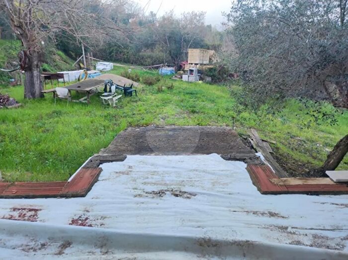 Casa con 8 locali in vendita in Minturno