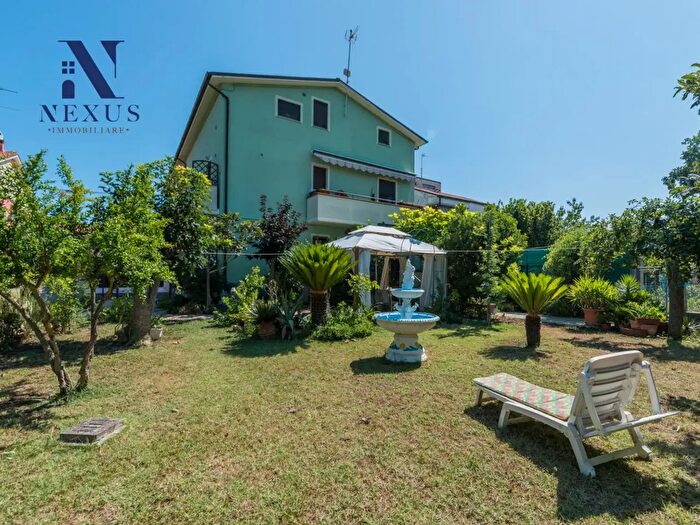 Appartamento quadrilocale in vendita in Via Osimo, Fano