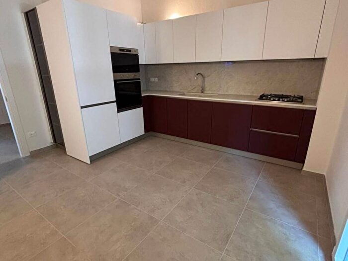 Appartamento con 5 locali in affitto in Via San Marino, Europa, Firenze