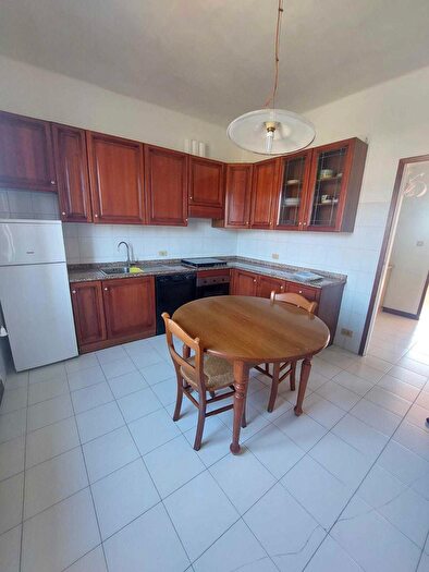 Casa quadrilocale in vendita in Via Caffaggiola, Luni