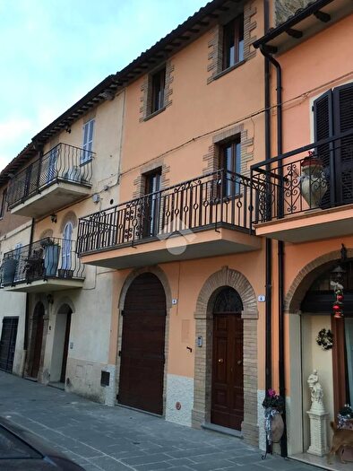 Casa quadrilocale in vendita in Via di Piazza, Cannara