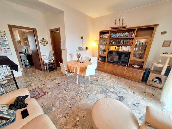 Appartamento con 5 locali in affitto in Via Luigi Riccoboni, Viali, Modena
