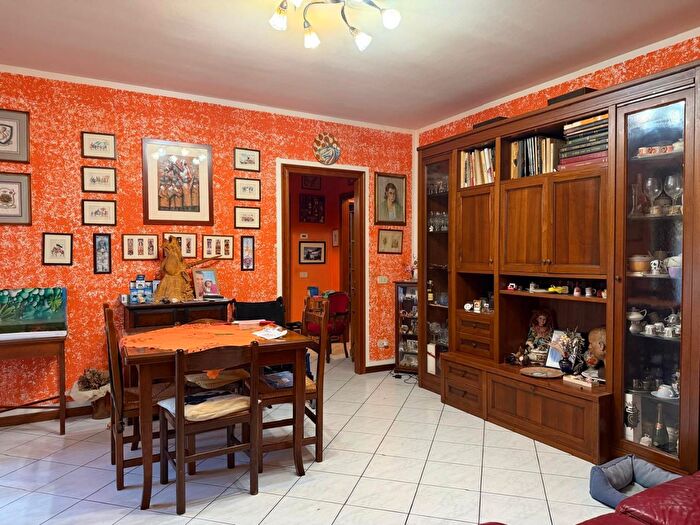 Appartamento trilocale in vendita in a della Resistenza, Monteriggioni