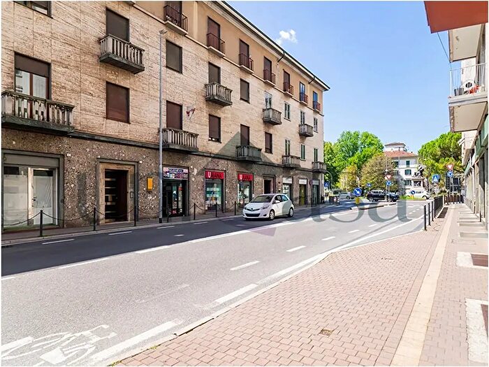 Appartamento quadrilocale in vendita in Corso Martiri della Liberazione, Lecco