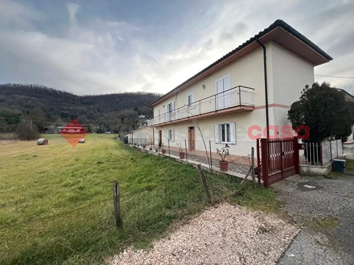Casa con 8 locali in vendita in Via Valle Lupetta, Rieti