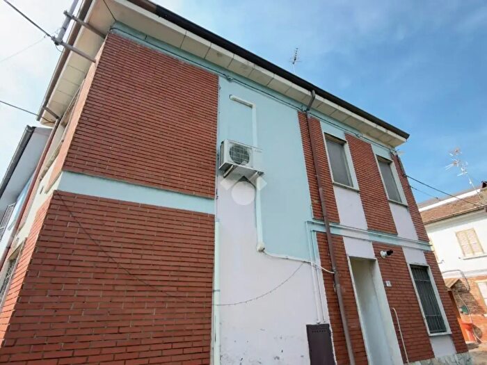 Casa bilocale in vendita in Vicolo Paradiso, San Cipriano Po