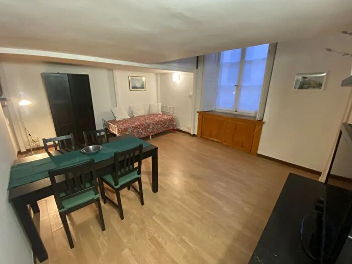 Appartamento trilocale in affitto in Via San Giorgio, Genova