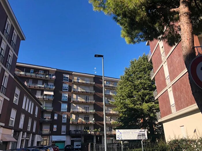Appartamento trilocale in vendita in Via Manara Valgimigli, Brescia