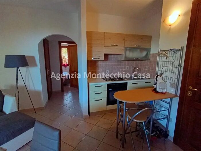 Appartamento quadrilocale in vendita in Via Parigi, Castelsardo