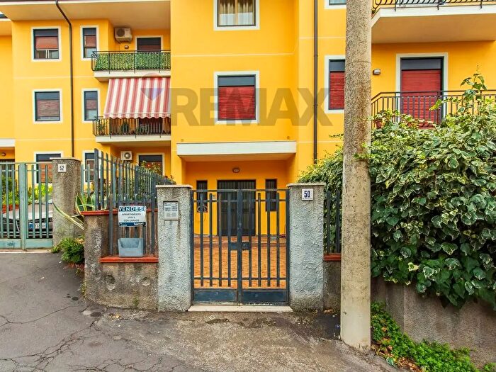 Appartamento con 6 locali in vendita in Pedara