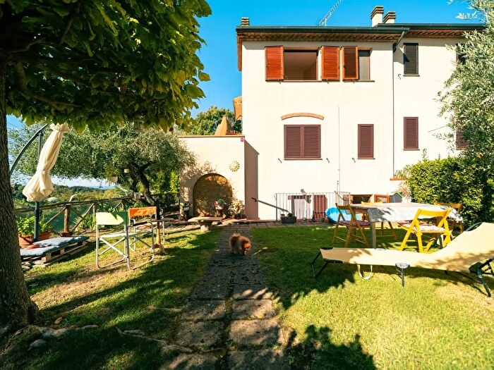 Appartamento bilocale in vendita in Via della Rocchetta, Guardistallo
