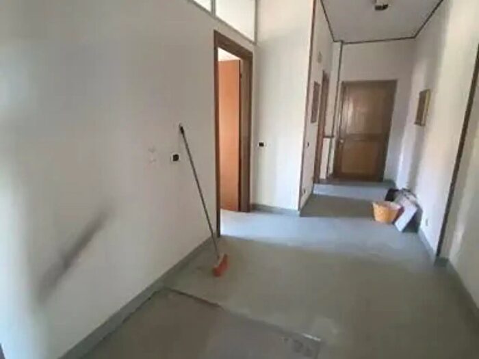 Appartamento con 6 locali in vendita in Castelnuovo Magra