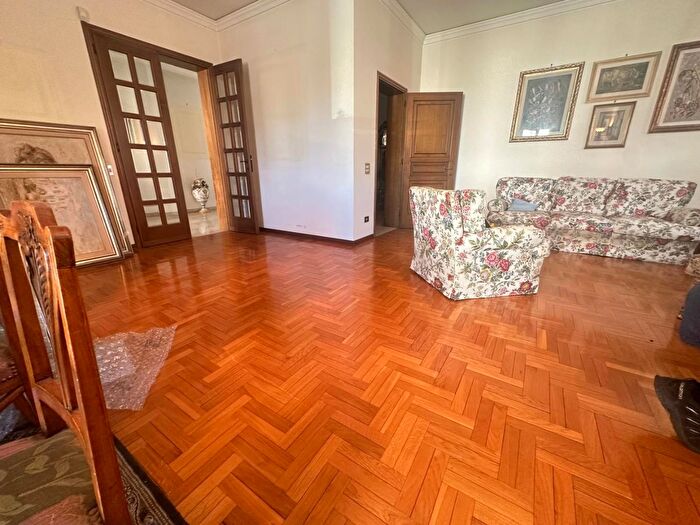 Casa con 10 locali in vendita in Empoli
