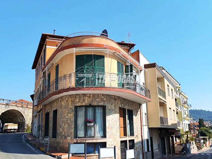 Appartamento bilocale in vendita in Via Carminati, Andora