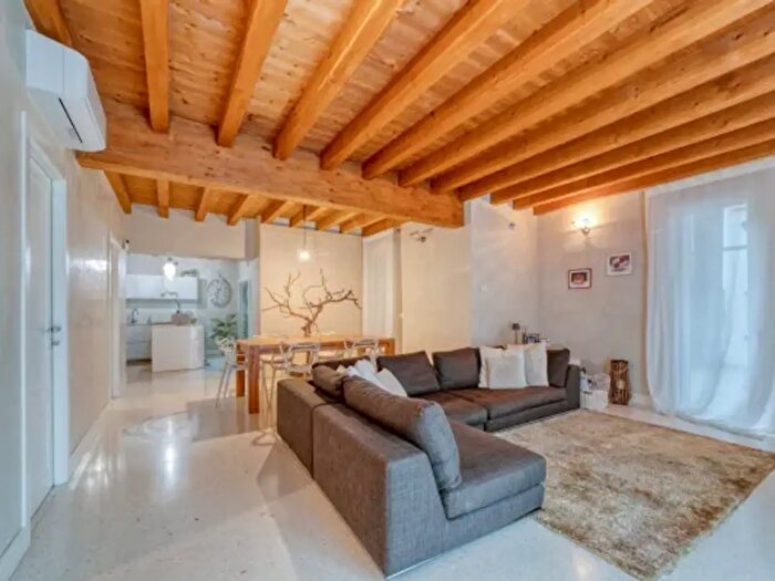 Casa con 5 locali in vendita in Via Giacomo Zanella, Abano Terme