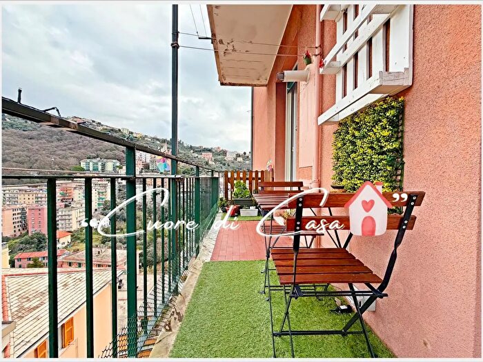 Appartamento con 5 locali in vendita in Via Posalunga, Genova