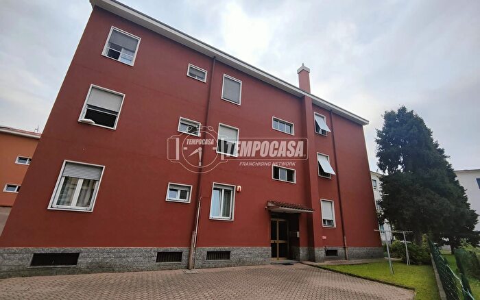 Appartamento quadrilocale in vendita in Via Cadorna Luigi, Paderno Dugnano