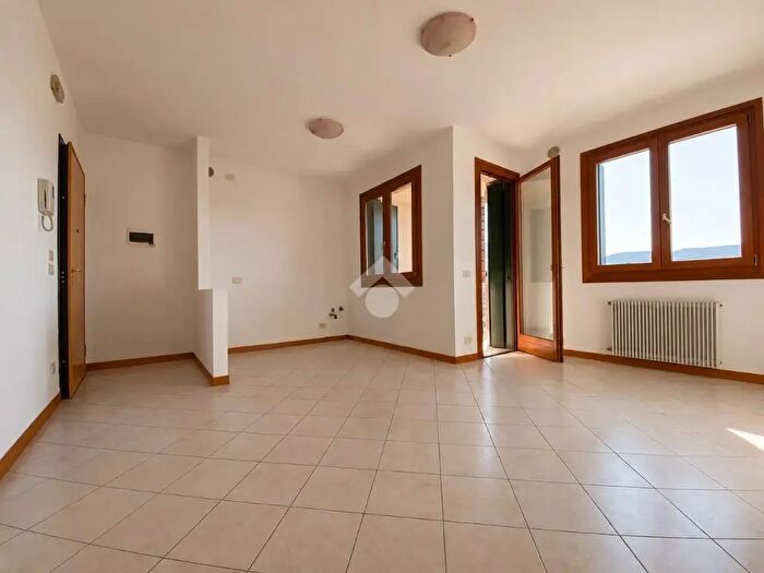Appartamento trilocale in vendita in Via Erizzo, Crocetta Del Montello
