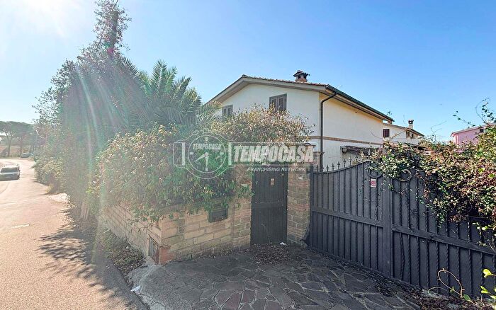 Casa quadrilocale in vendita in Via dei Sambuchi, Anguillara Sabazia