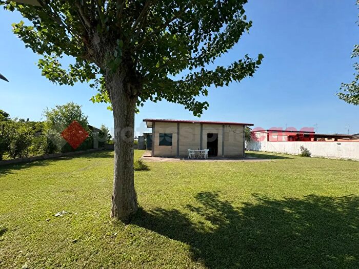 Casa bilocale in vendita in Via San Felice Circeo, Terracina