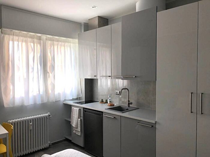 Appartamento monolocale in affitto in Via Palmanova, Cimiano, Milano