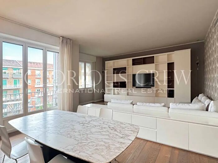 Appartamento con 5 locali in affitto in Viale Beatrice dEste, Milano