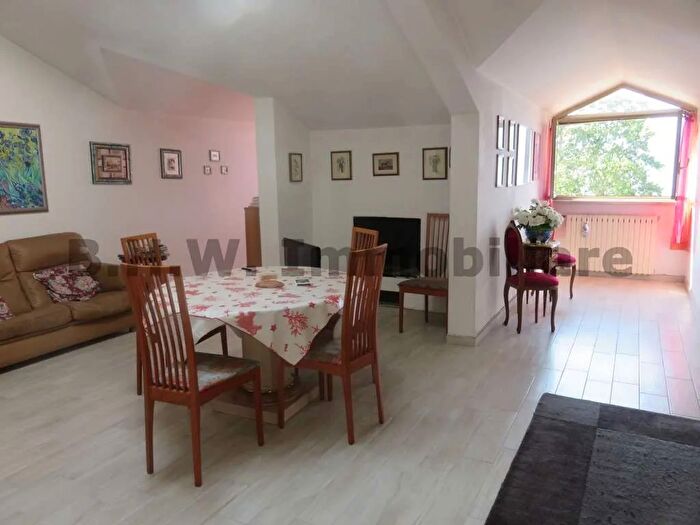 Appartamento trilocale in vendita in Luino