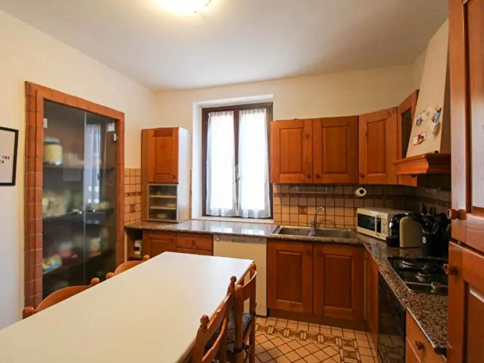 Appartamento trilocale in vendita in Via Cavour, Ghedi