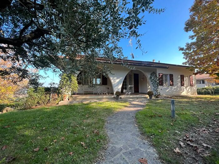 Casa con 15 locali in vendita in Via Cà Bianca, Valsamoggia