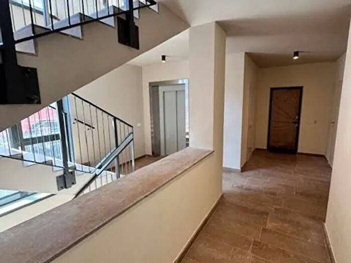 Appartamento quadrilocale in vendita in Via Sanremo, Parma