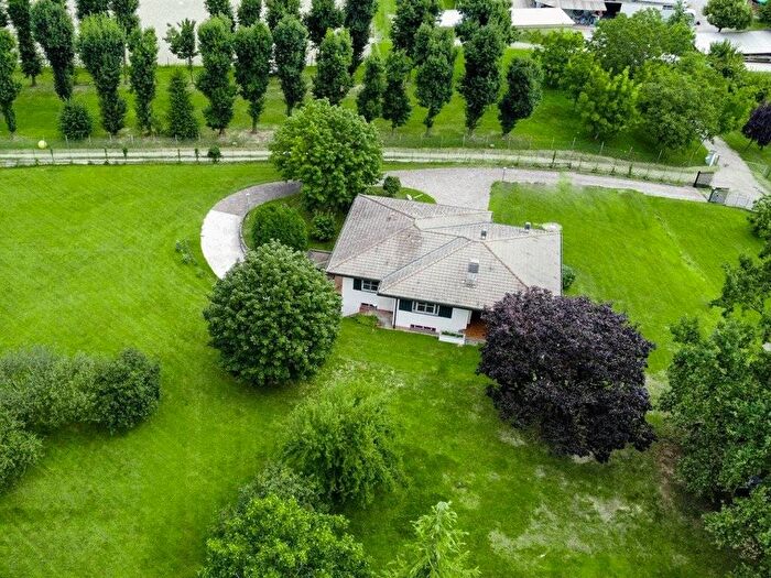 Casa quadrilocale in affitto in Villa Guardia