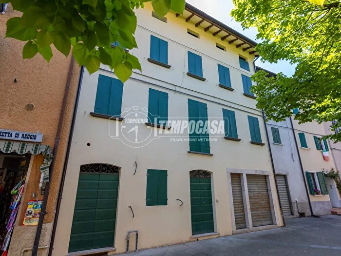 Appartamento bilocale in vendita in Via Roma Sud Vezzano sul Crostolo, Vezzano Sul Crostolo