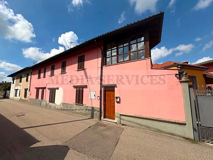 Casa quadrilocale in vendita in Via Realetta N°, Garlasco