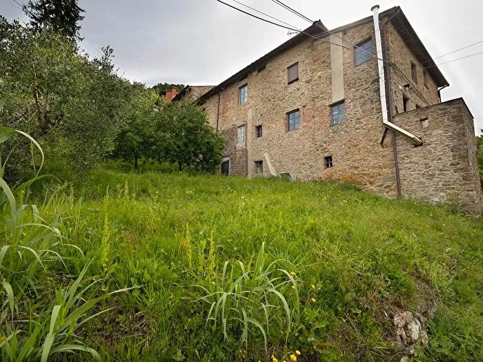Casa con 6 locali in vendita in a del Grottone, Lucca