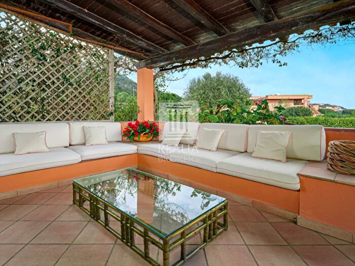 Appartamento trilocale in vendita in Località Golfo di Marinella, Olbia