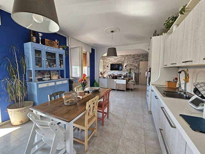 Appartamento trilocale in vendita in Via Ticino, Bellinzago Novarese