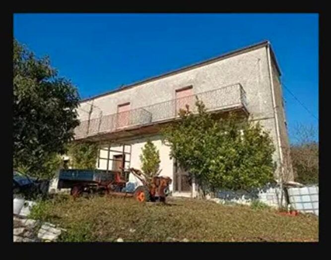 Casa monolocale in vendita in Località Collemarino, Casalduni