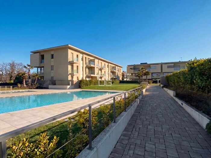 Appartamento trilocale in vendita in Via Commissario Palatucci, Desenzano Del Garda