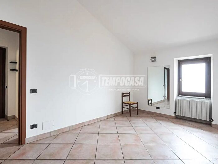 Appartamento bilocale in vendita in Via Pospagliaro, Bosisio Parini