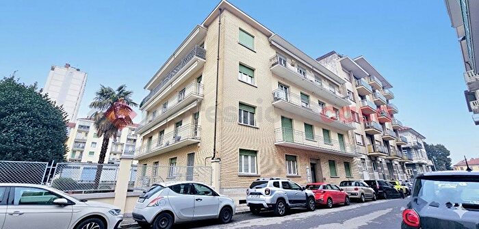 Appartamento con 6 locali in vendita in Via Des Geneys, Pinerolo