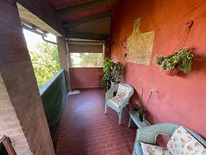 Appartamento con 8 locali in vendita in Strada della Coroncina, Siena